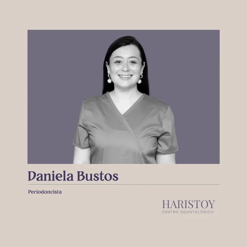 Dra. Daniela Bustos — Periodoncista en Concepción